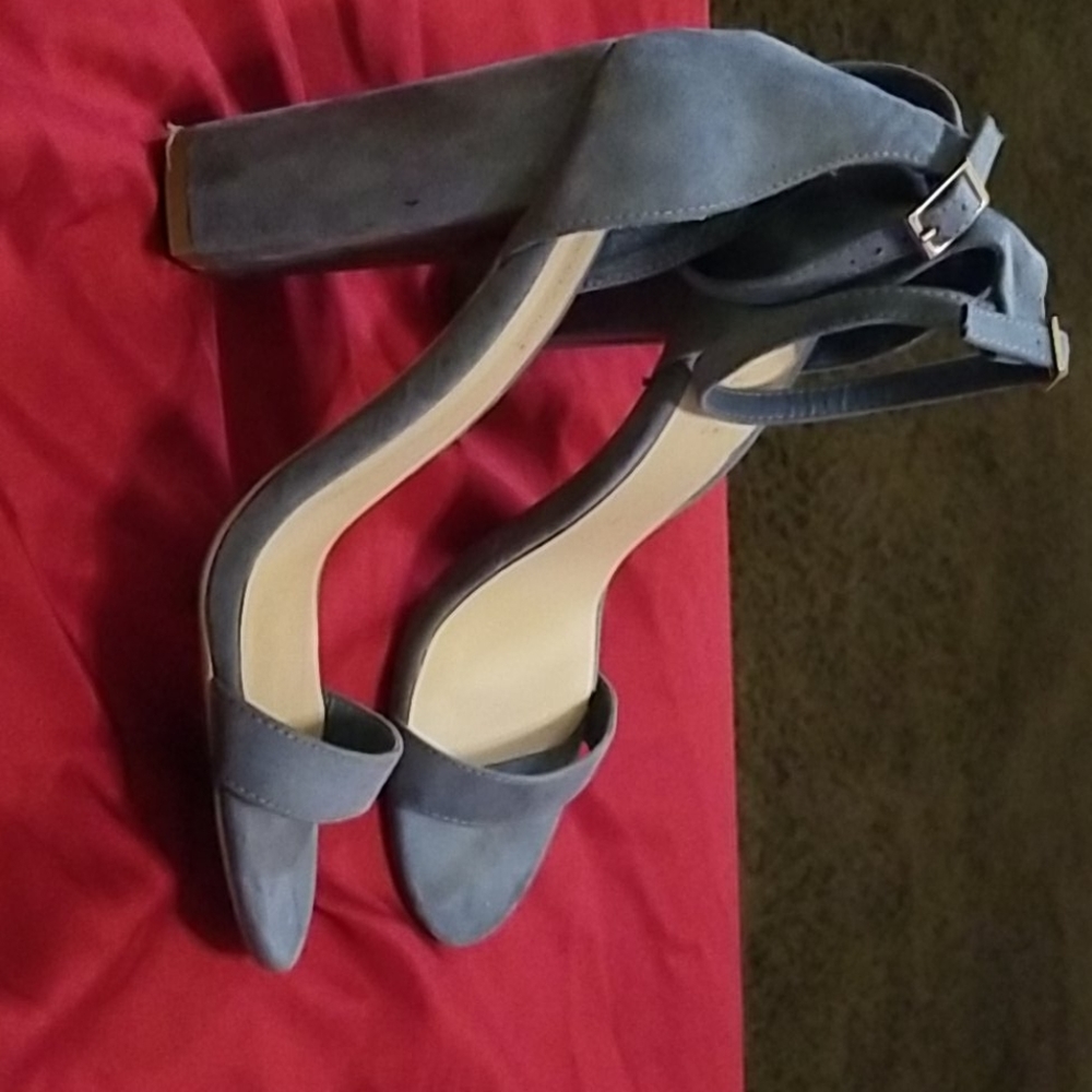 Block Heel Shoes - Picture 2 of 4